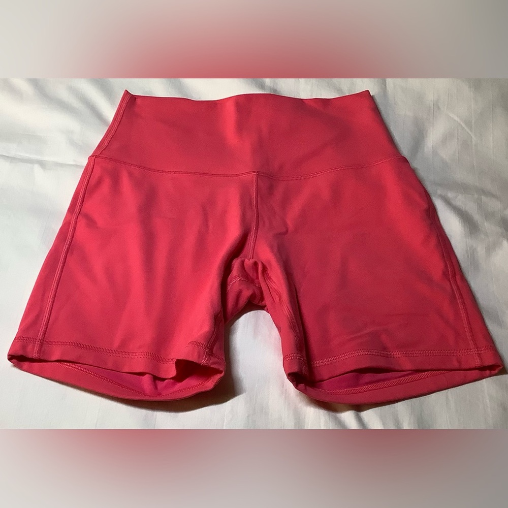 LULULEMON BIKE SHORTS SIZE 6